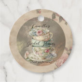 積み重ねられた花のティーカップのエフェメラ・ブライダルシャワー フェイバータグ (正面)