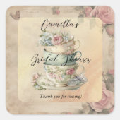 積み重ねられた花のティーカップの装飾品　ウェディングシャワーパーティー スクエアシール (正面)