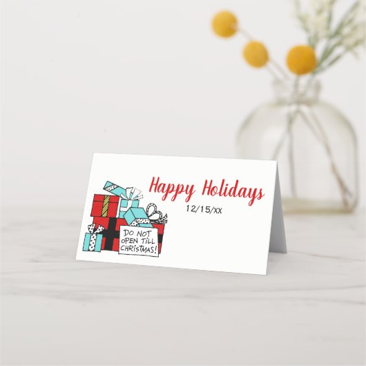 積み重ね包まれたクリスマスプレゼントクリスマス プレイスカード (正面)