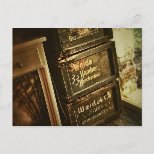 積み重ね素朴られた木箱の箱が色あせた ポストカード (正面)