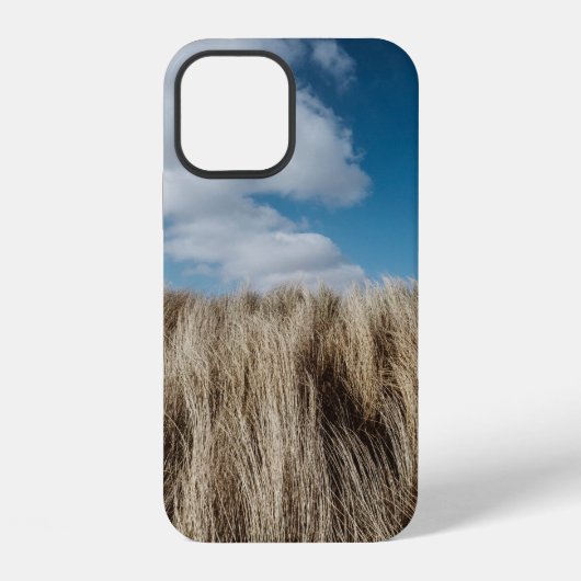積雲の下の高い草 iPhoneケース (裏面)