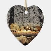 穏やかで非常に熱いユール（キリスト降誕祭）のログインSnowyの森林 セラミックオーナメント (右)