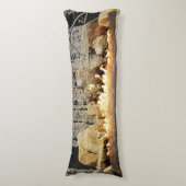 穏やかで非常に熱いユール(キリスト降誕祭)のログインSnowyの森林 ボディピロー (正面縦)