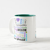 穏やかで、リラックスさせるな陽性はタイポグラフィを言い表わします ツートーンマグカップ (正面左)