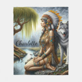 穏やかなインディアン女性とオオカミ付き川 フリースブランケット (正面)