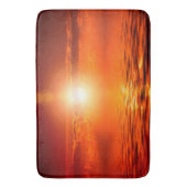 穏やかなサンセットオレンジゴールデンスカイオーバーシーホテル海 バスマット (正面縦)