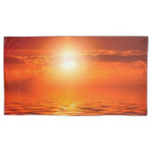 穏やかなサンセットオレンジゴールデンスカイオーバーシーホテル海 枕カバー (正面左)