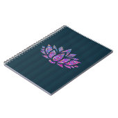 穏やかなティール（緑がかった色）及び虹のはすの花のノート ノートブック (左側)