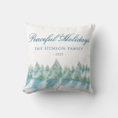 穏やかな冬の森の水の色のクリスマス クッション (正面)