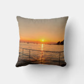 穏やかな夕日の自然撮影 クッション (裏面)