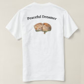 穏やかな夢想家、眠る赤狐グラフィックTシャツ Tシャツ (デザイン裏面)