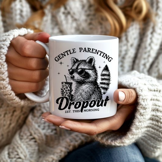 穏やかな子育てを断念したアライグマママ コーヒーマグカップ