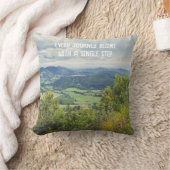 穏やかな山の景色 クッション (ブランケット)