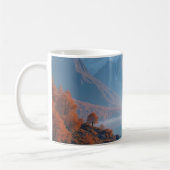 穏やかな山の湖と秋の木々の風景 コーヒーマグカップ (左)