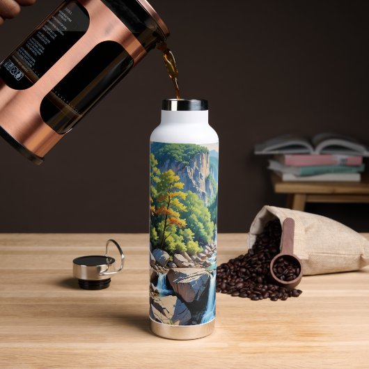 穏やかな山の滝の風景 ウォーターボトル (コーヒー)