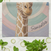 穏やかな巨人：パステル・キリン キッチンタオル (折り畳み)