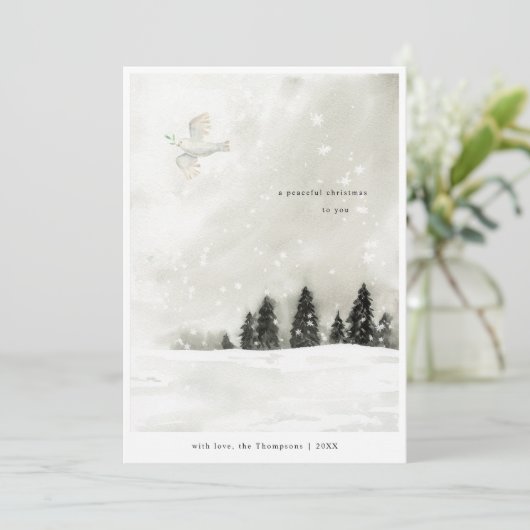 穏やかな平和的なクリスマスの雪の松の木 シーズンカード (スタンド正面)