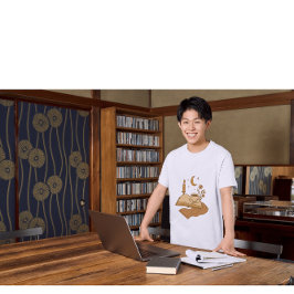 穏やかな月夜の読書 | あたたかい本好きのビンテージな雰囲気 Tシャツ