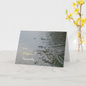 穏やかな水とトンボ悔やみや弔慰グリーティングカード カード (黄色い花)