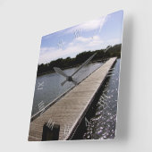 穏やかな水の壁時計の上の橋 スクエア壁時計 (傾斜)