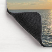 穏やかな水辺に沈んだ穏やかな夕日 マウスパッド (コーナー)