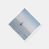 穏やかな海に浮かぶ帆船 スタンダードカクテルナプキン (角)