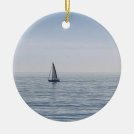 穏やかな海のヨット セラミックオーナメント