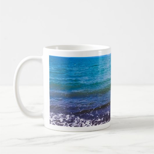 穏やかな海岸の風景 コーヒーマグカップ (左)