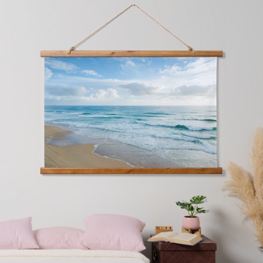 穏やかな海波、砂のビーチ 吊り下げ型タペストリー (寝室)