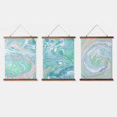 穏やかな淡い色の青と緑の流体アート 吊り下げ型タペストリー (トリプル)