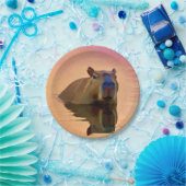 穏やかな湖から現れるカピバラ ペーパープレート (パーティー)