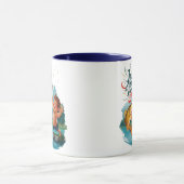 穏やかな湖で大きな漁獲量で楽しむ少年 マグカップ (中央)