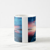 穏やかな湖に沈む美しい夕日 コーヒーマグカップ (中央)