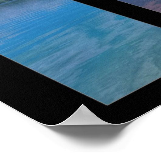 穏やかな湖の風景クアドライチの上の木製の桟橋 ポスター (角)