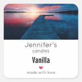 穏やかな湖畔のビジネスに訪れる美しい夕日 スクエアシール