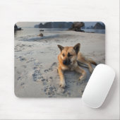 穏やかな犬のビーチ マウスパッド (マウス)