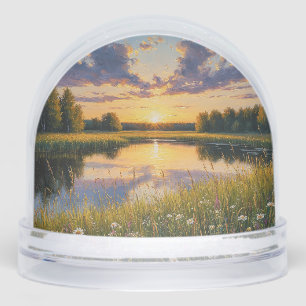 穏やかな穏やかな夕日が穏やかな湖に