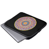 穏やかな美しいカラフルフローラ曼荼羅 ラップトップスリーブ (正面下部)