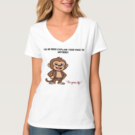 穏やかな自信を持つサル - 静かな進歩 Tシャツ (正面)