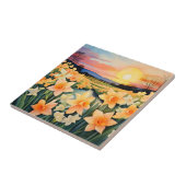 穏やかな草地の夕暮れ時に金色の水仙 タイル (側面)