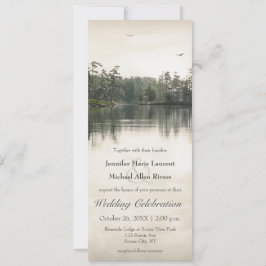 穏やかな農村湖面の反射とスレンダーな結婚式 招待状