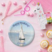 穏やかな鏡のような海の上でセーリング ペーパープレート (パーティー)