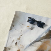 穏やかな雪に覆われた冬の川の風景絵を描。 ビーチタオル (インサイチュ)