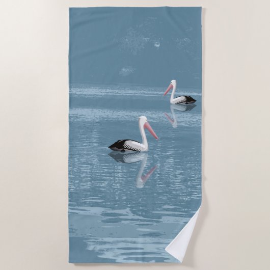 穏やかな青い水の上でパドリングするペリカンカップル ビーチタオル (正面)