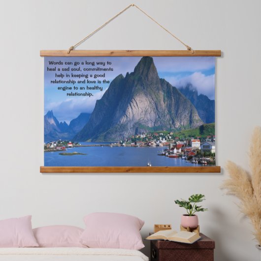 穏やかな青い海と沿岸の山景色 吊り下げ型タペストリー (寝室)