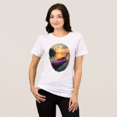 穏やかな魚釣りの瞬間 トライブレンドTシャツ (正面全面)