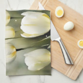 穏エレガントやかな庭の白いチューリップの束 キッチンタオル (四つ折り)