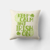 穏保やかでアイルランド語のおもしろい聖パトリックの日 クッション (裏面)