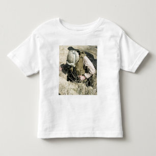 穴の下の米国の海兵隊員のジャンプ トドラーTシャツ
