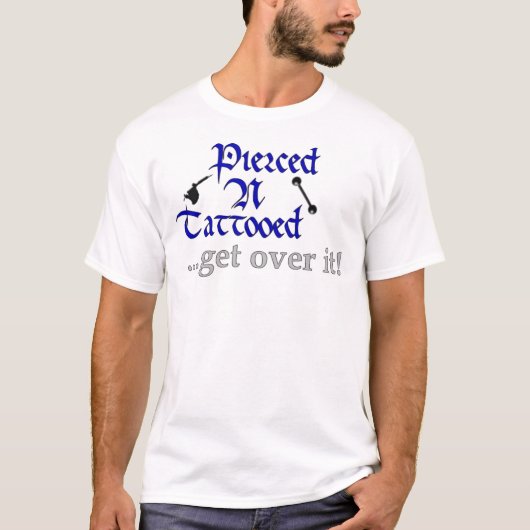 穴を開けられる- n-によって入れ墨されるTシャツ Tシャツ (正面)